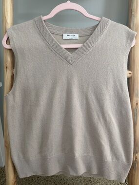 Babaton 100% Cashmere Beige Knit V-Neck Sweater Vest